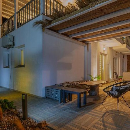 Uno Beachfront Suite Livadia  Dış mekan fotoğraf