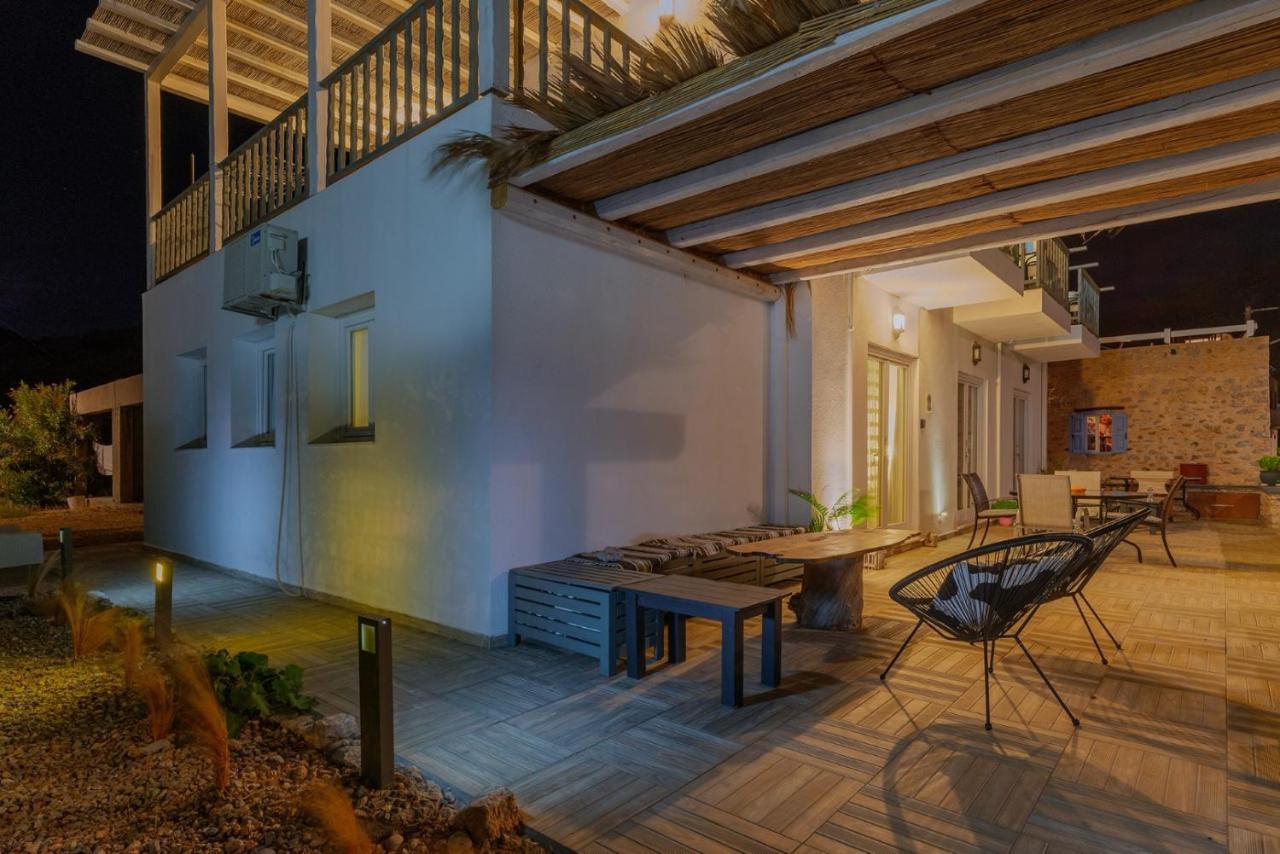 Uno Beachfront Suite Livadia  Dış mekan fotoğraf