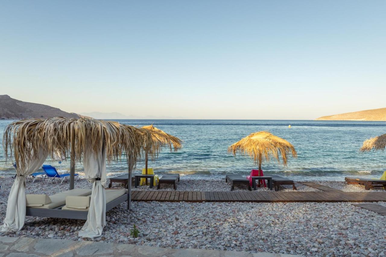 Uno Beachfront Suite Livadia  Dış mekan fotoğraf